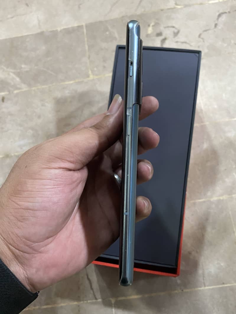 One Plus 10 Pro 6