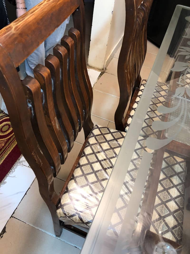 Dining table 0