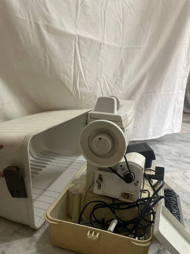 singer sewing machine 1