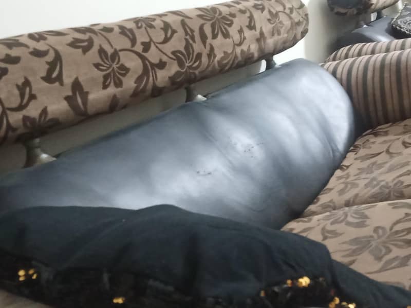 good condition sofa set 0