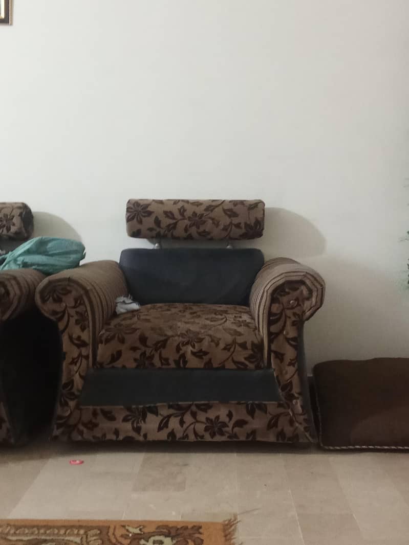 good condition sofa set 1