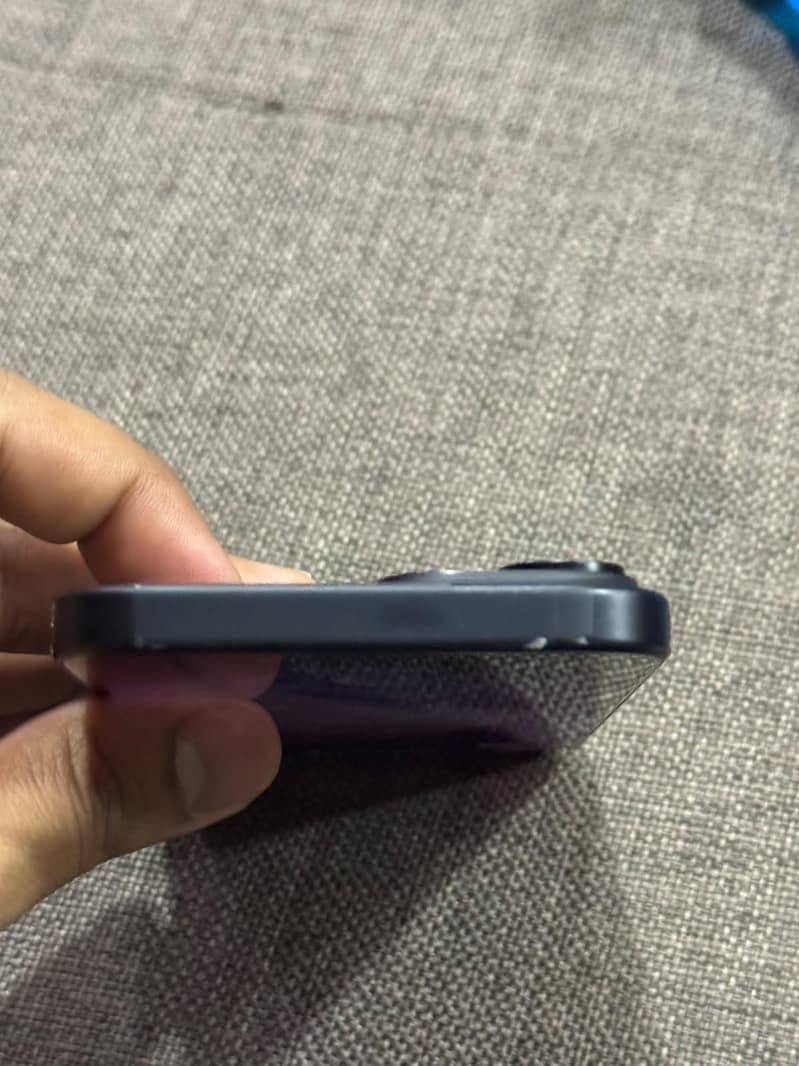 Apple iPhone 15 6
