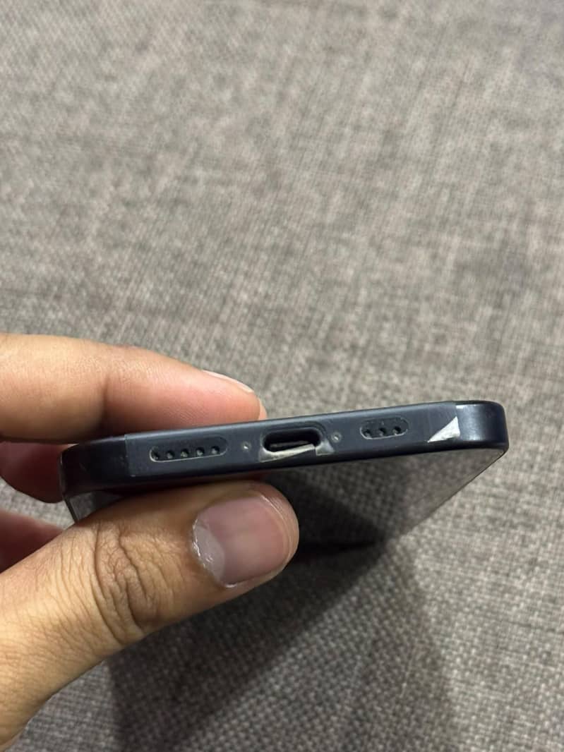 Apple iPhone 15 7