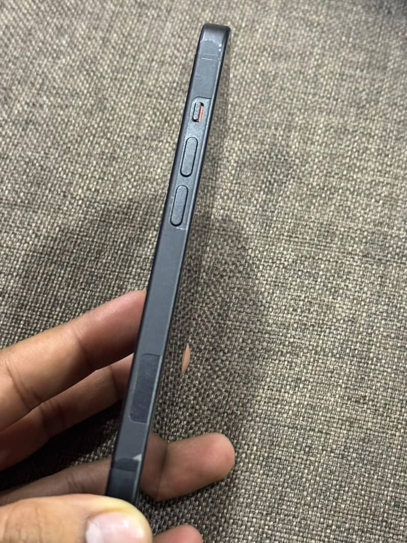 Apple iPhone 15 8