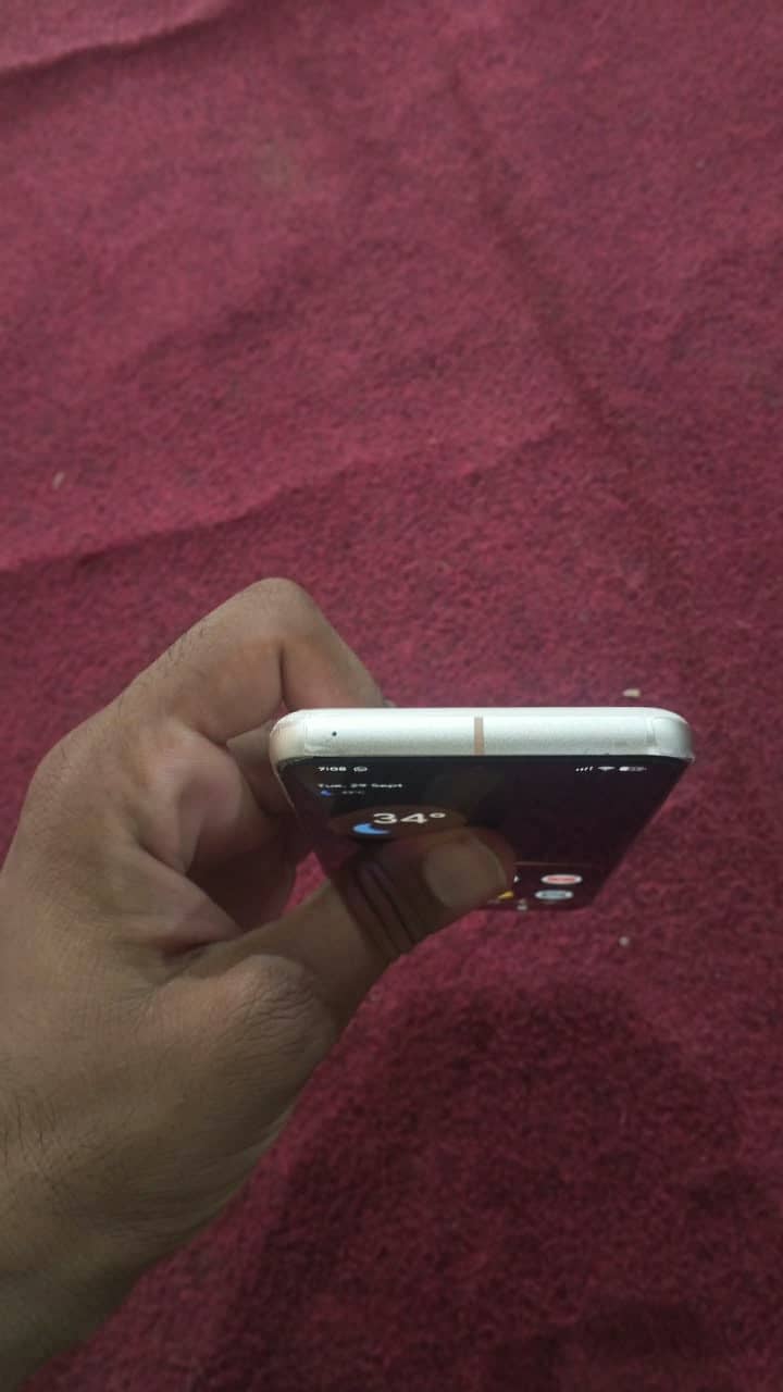 Google Pixel 8 2