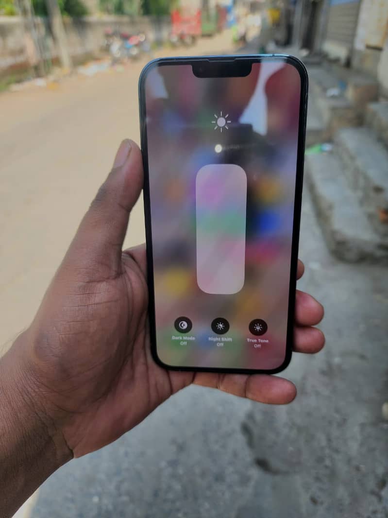 Apple iPhone 13 1
