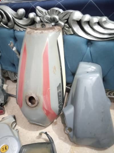 Honda 125 tanki tapy  Chein cover oregenal 125 breickit magnet cover