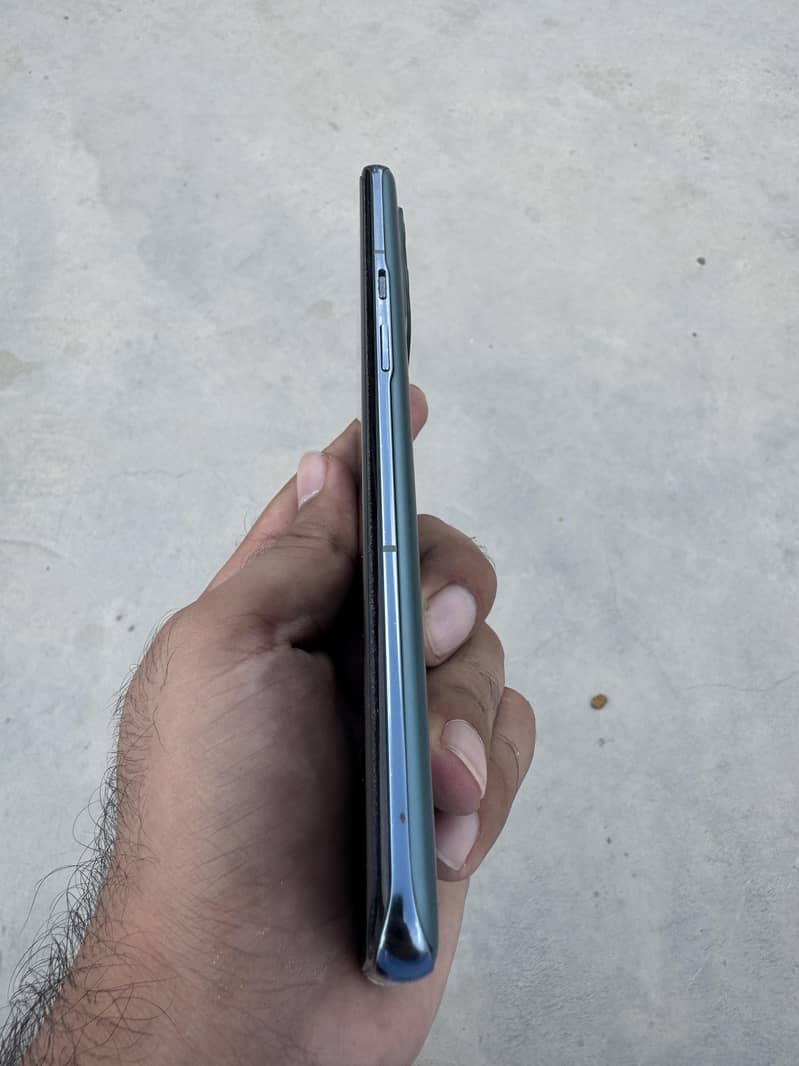 One Plus 9 Pro 5G 4