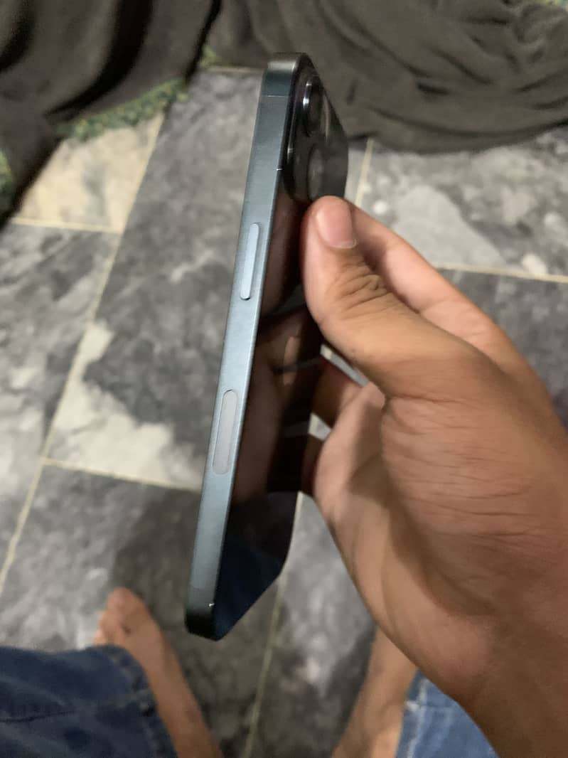 Apple iPhone 13 3