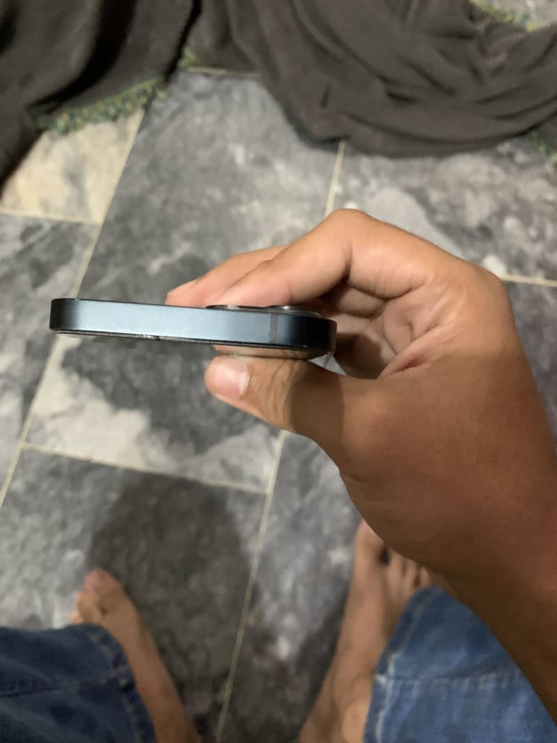 Apple iPhone 13 18