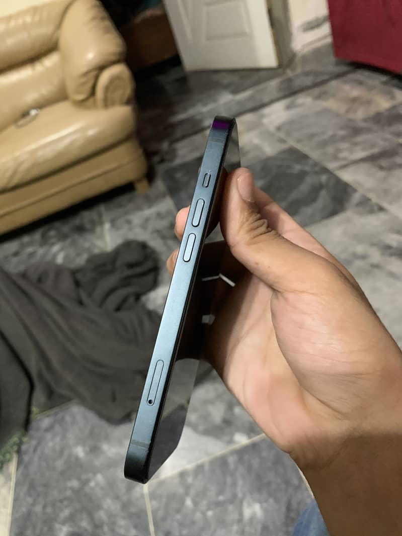 Apple iPhone 13 19