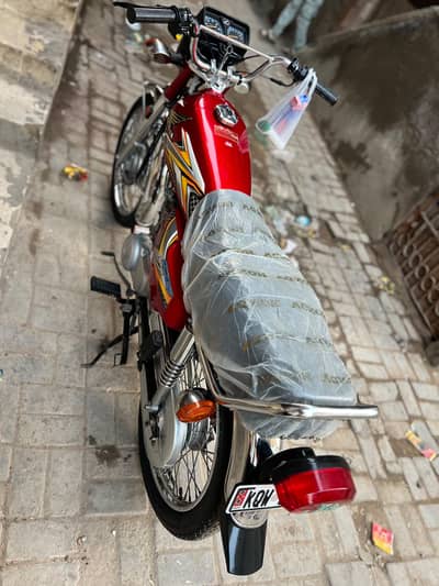125 for sale bilkul new condition