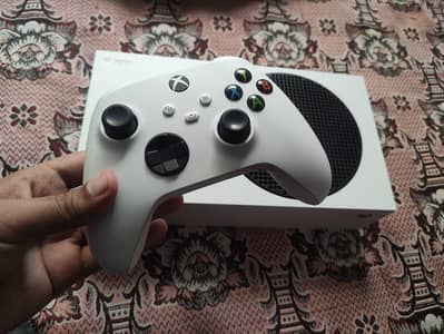 Xbox Series S — 11/10 Condition | Like New | Barely Used
