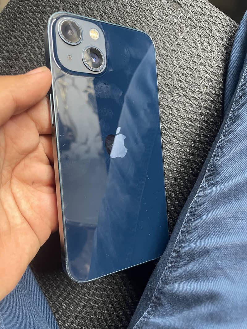 Apple iPhone 13 5