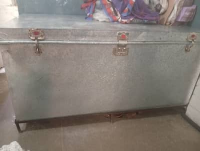 6 feet Patti pati with stand for sale