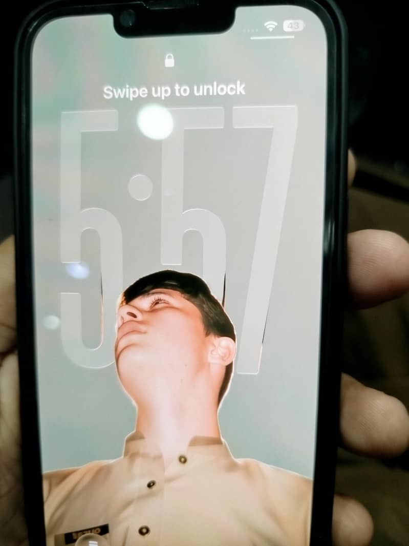 iPhone 13 0