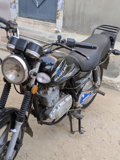 Suzuki GS SE