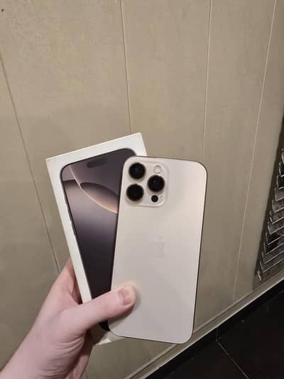 Apple iPhone 16 Pro Max