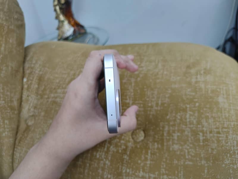 One Plus 13t 4