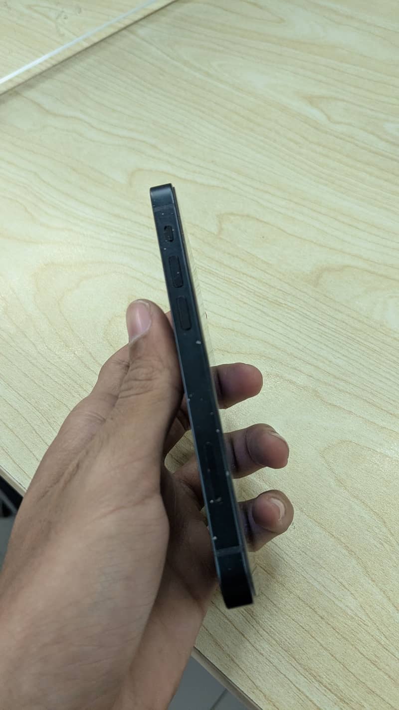 Apple iPhone 13 mini 4