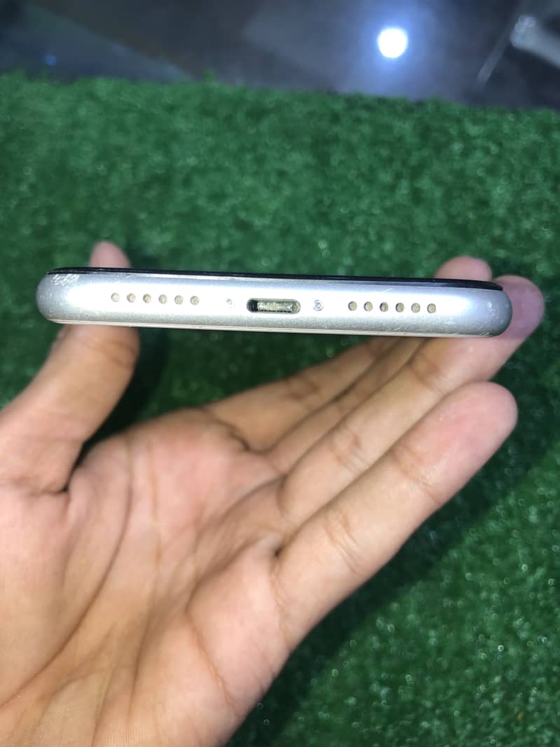 Apple iPhone 11 2