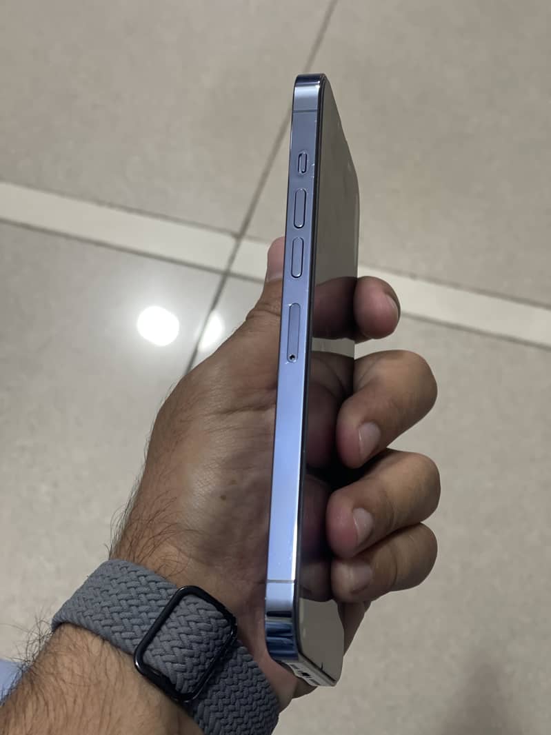 Apple iPhone 13 Pro Max 4