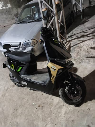 huaguan electric scooty lithium battery