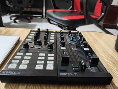 Native Instruments  X1 MK2 + Z1 DJ Controller Setup