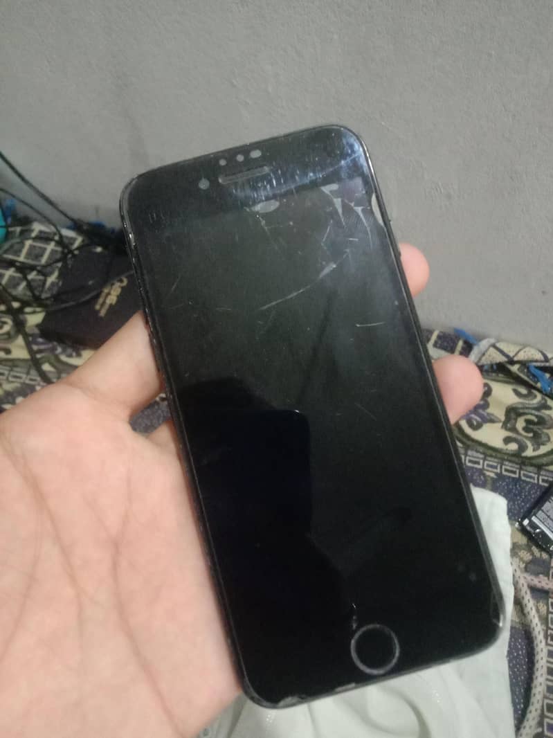 Apple iPhone 7 4
