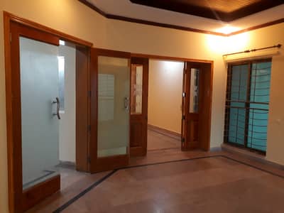 DHA 1.5 Kanal (30 Marla) Ideal Lower Portion With Basement And Separate Gate For Rent In Phase 3 Block W