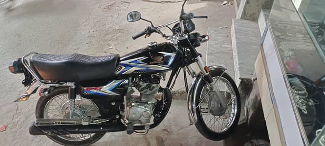 Honda CG125 Black 25 model