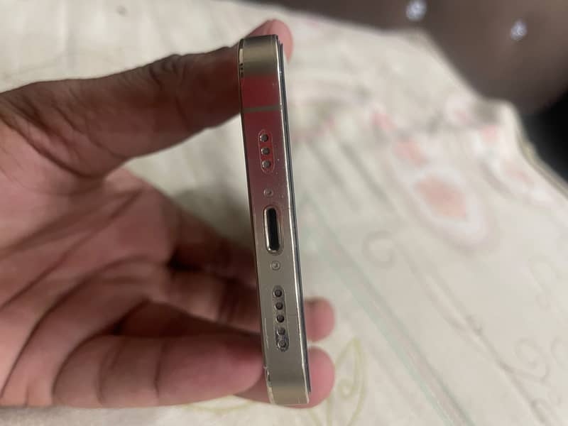 Apple iPhone 12 Pro 2