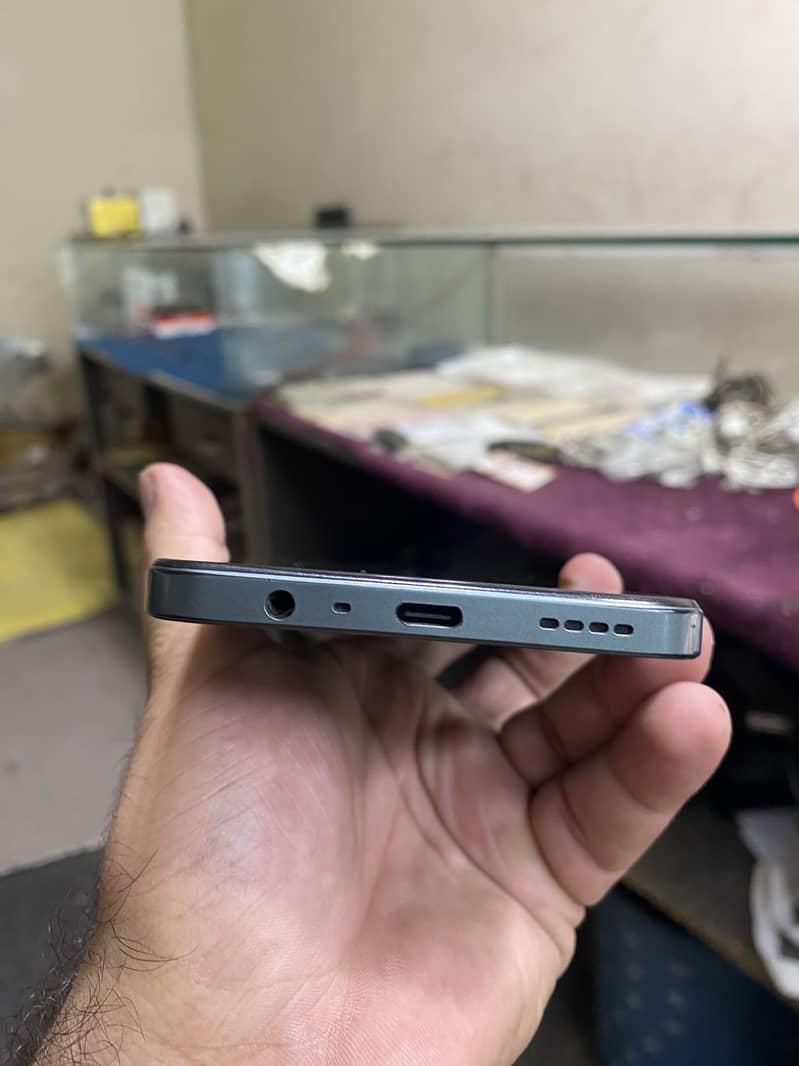 Realme C61 6