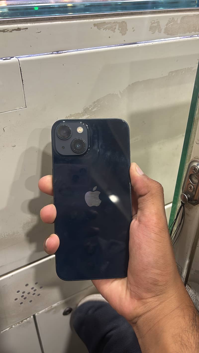 Apple iPhone 13 5