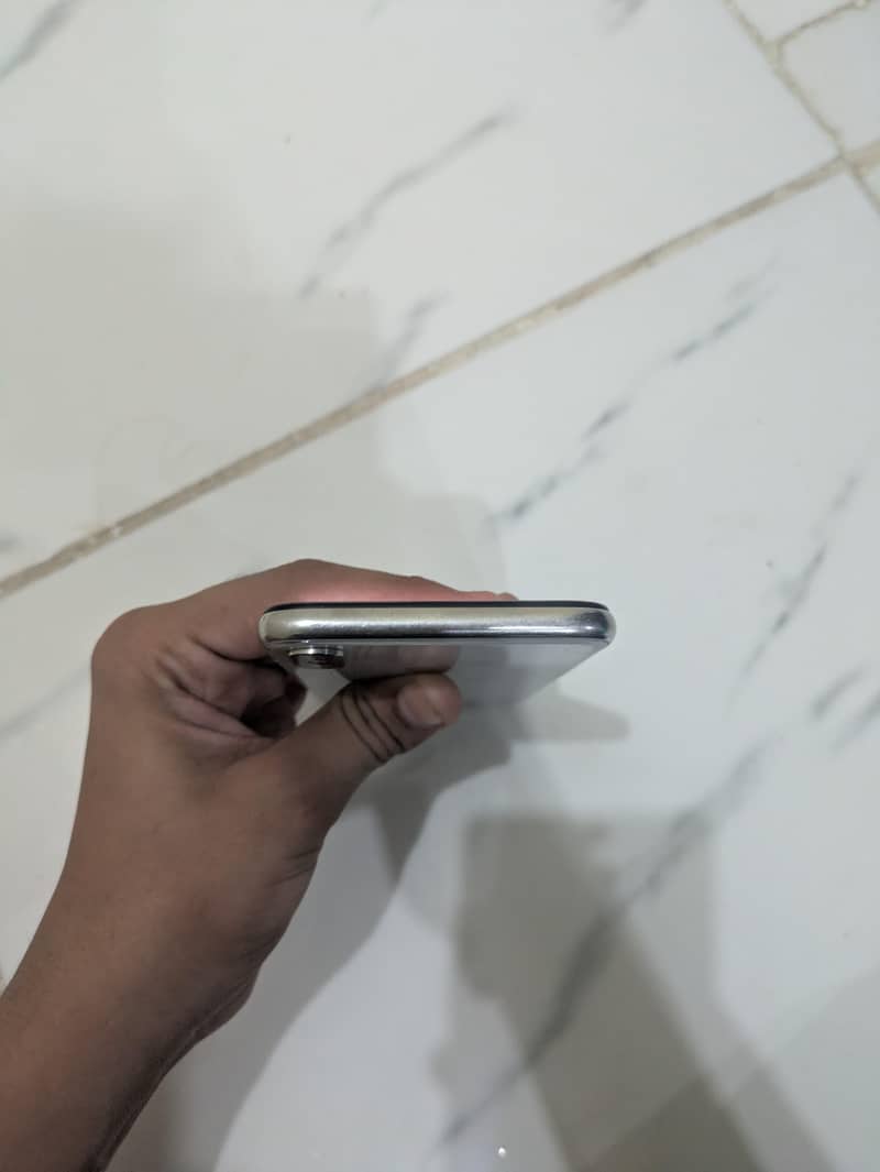 Apple iPhone X 3
