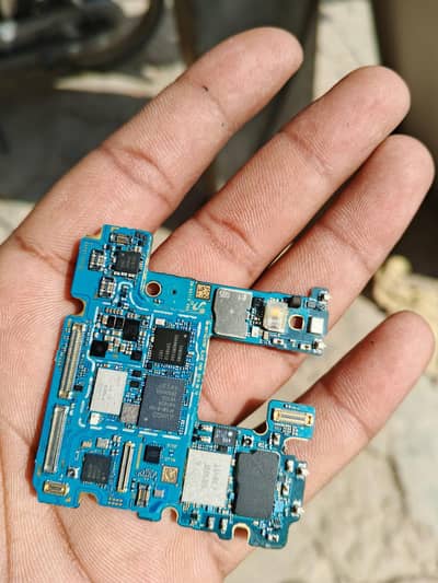 koi b dead phone andriod ya iphone 10k ka under repir karwana ka liya