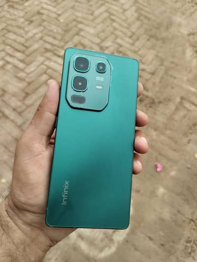 infinex not 50 very good condition 8+8 256