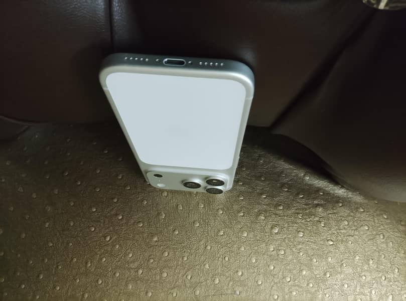 Apple iPhone 17 Pro 1