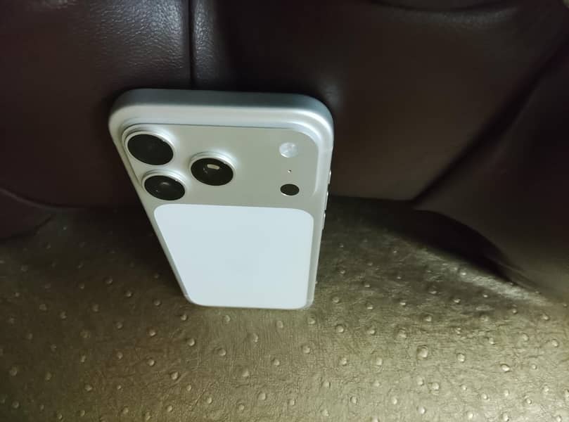 Apple iPhone 17 Pro 2