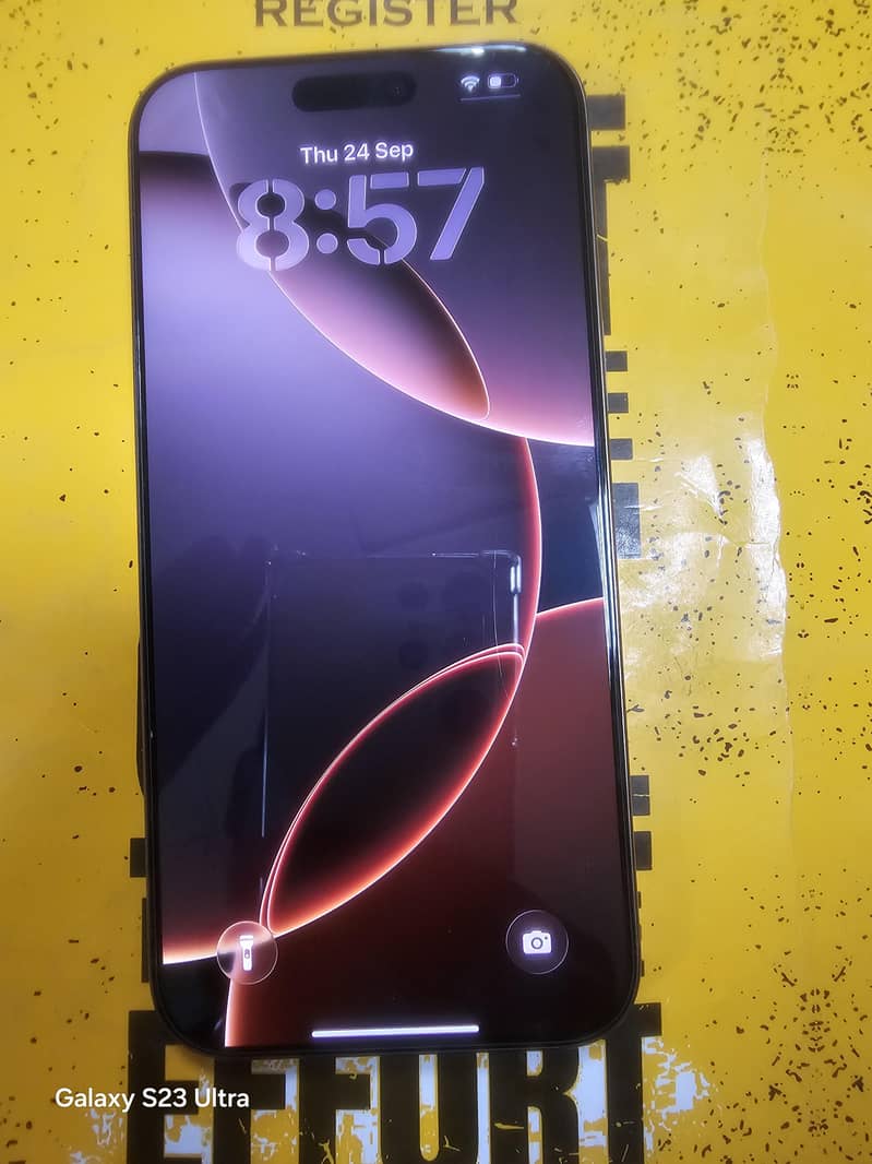 Apple iPhone 16 Pro Max 1