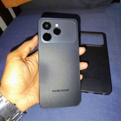 Tecno Spark 40 ( under warranty )