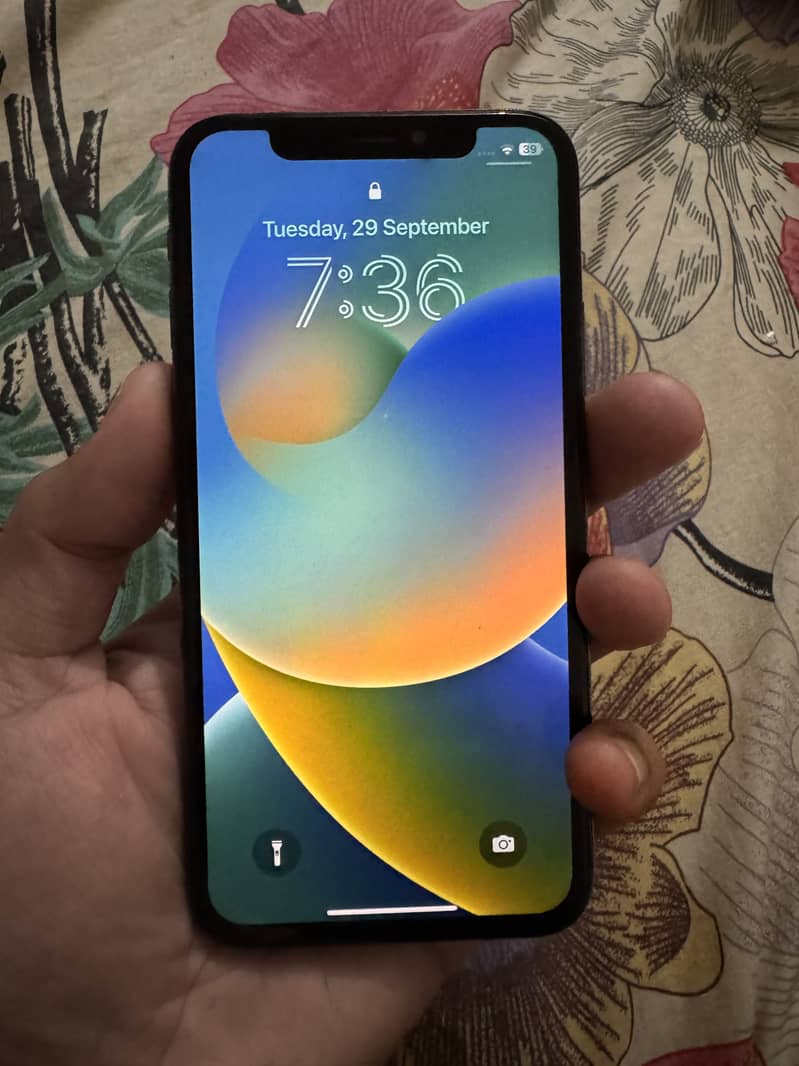Apple iPhone X 4