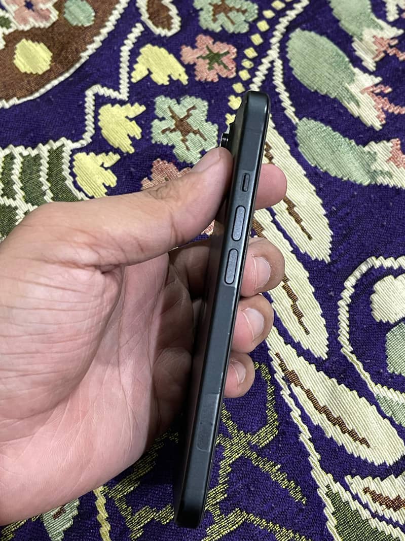 Apple iPhone 15 3
