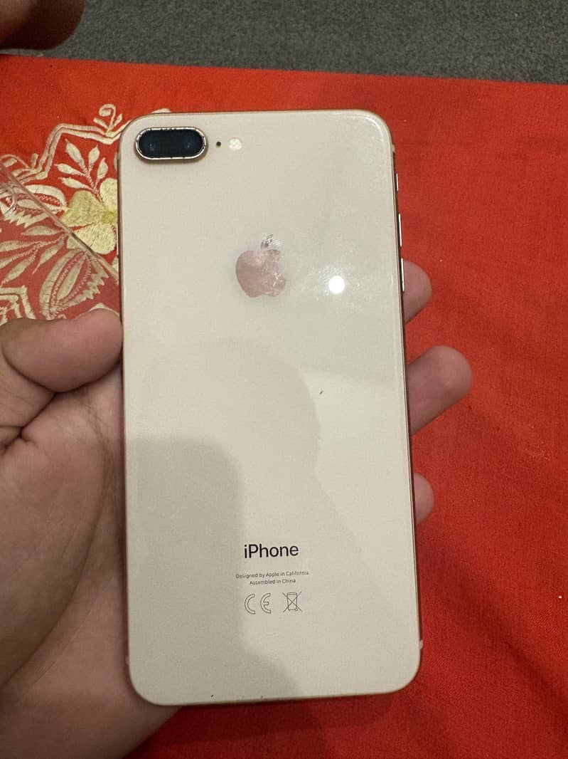 Apple iPhone 8 Plus 1