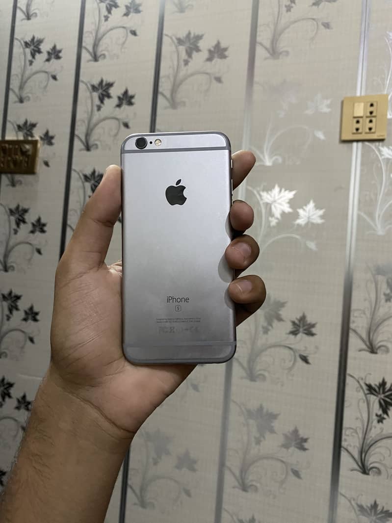 Apple iPhone 6S 4