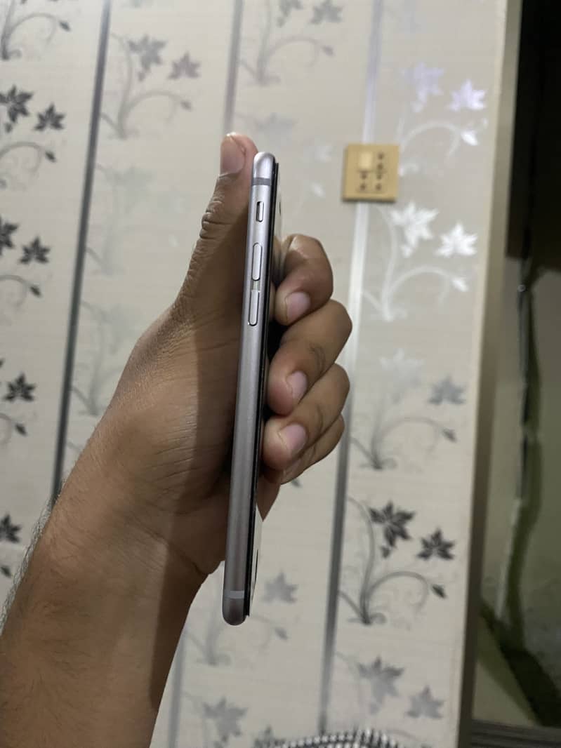 Apple iPhone 6S 5