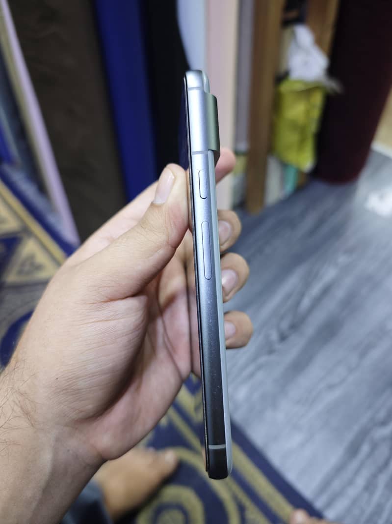 Google Pixel 8 5