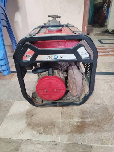 achi condition me ue chalta hua he gass or petrol 2no hen