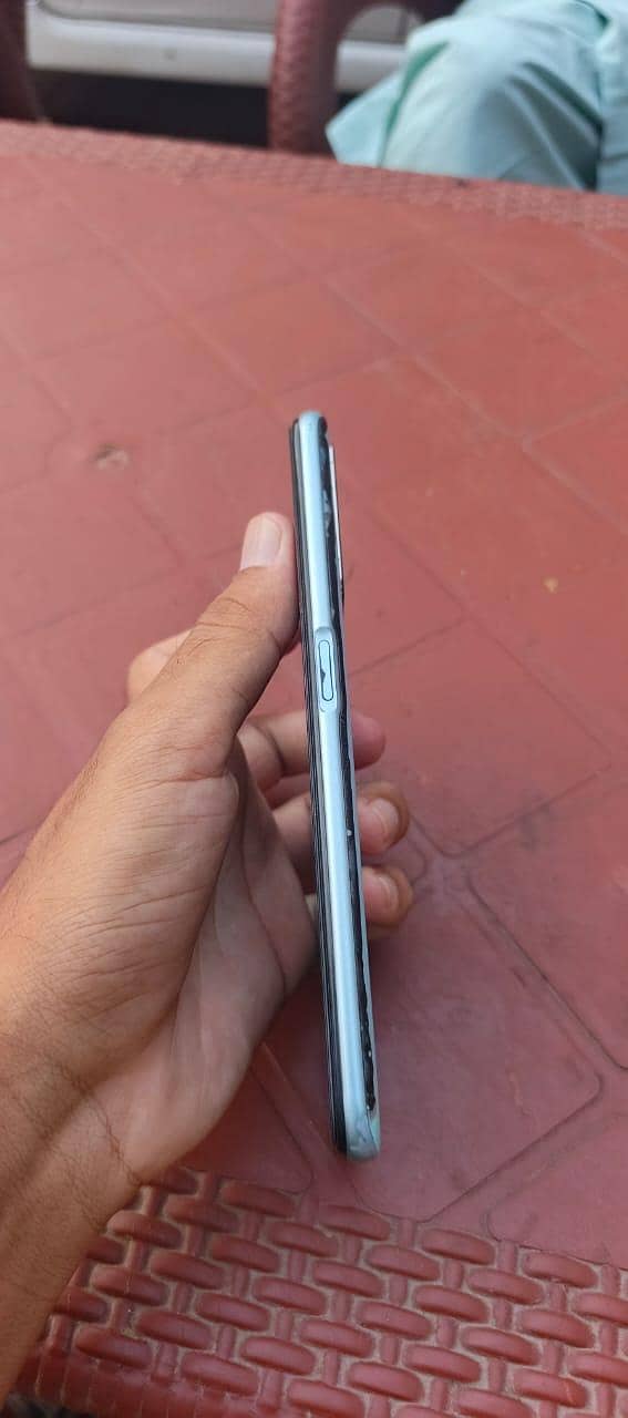 OPPO A76 3