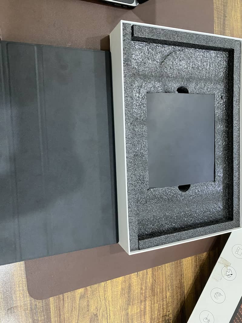 Portable LCD 4